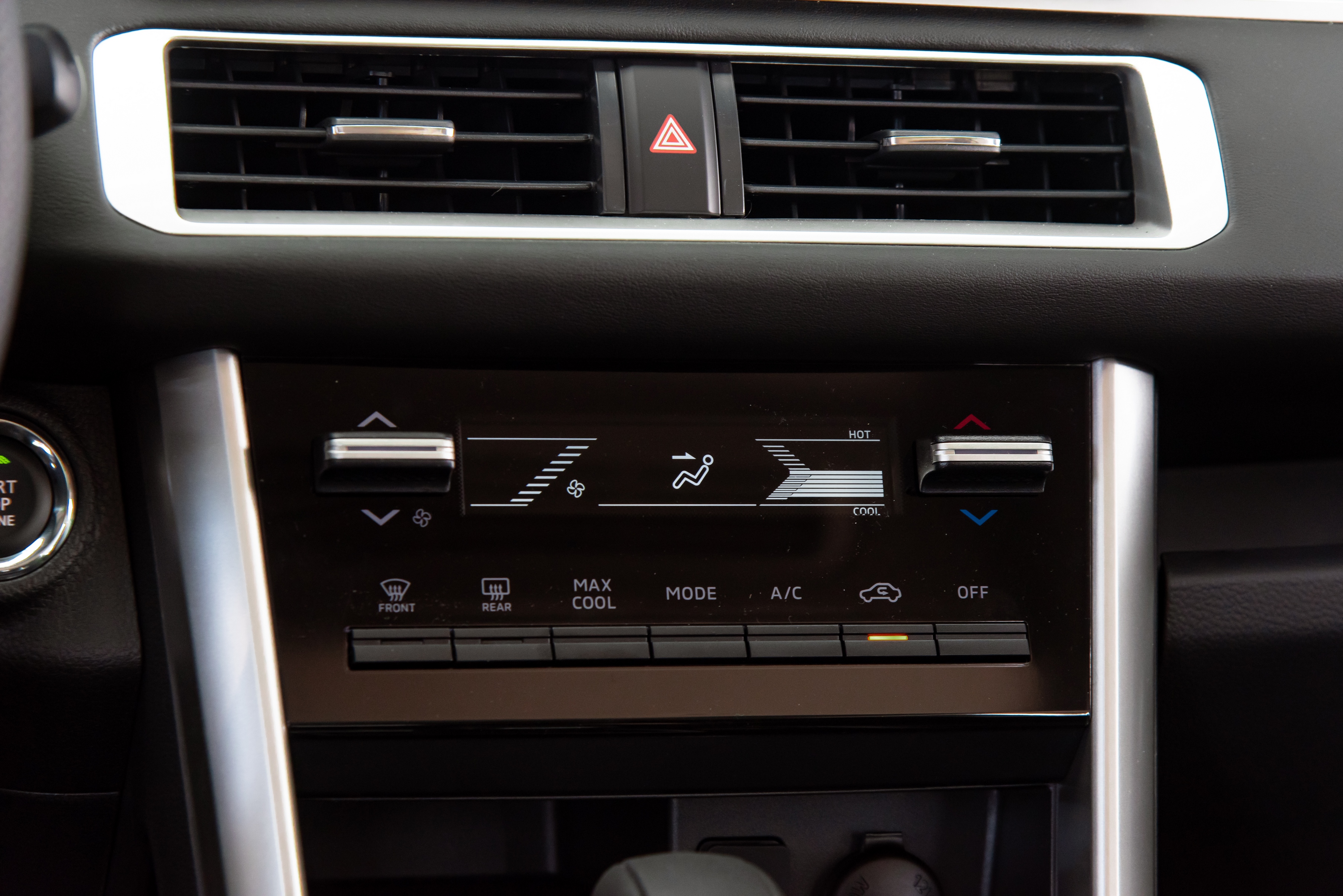 Xpander AT Premium (17).jpg