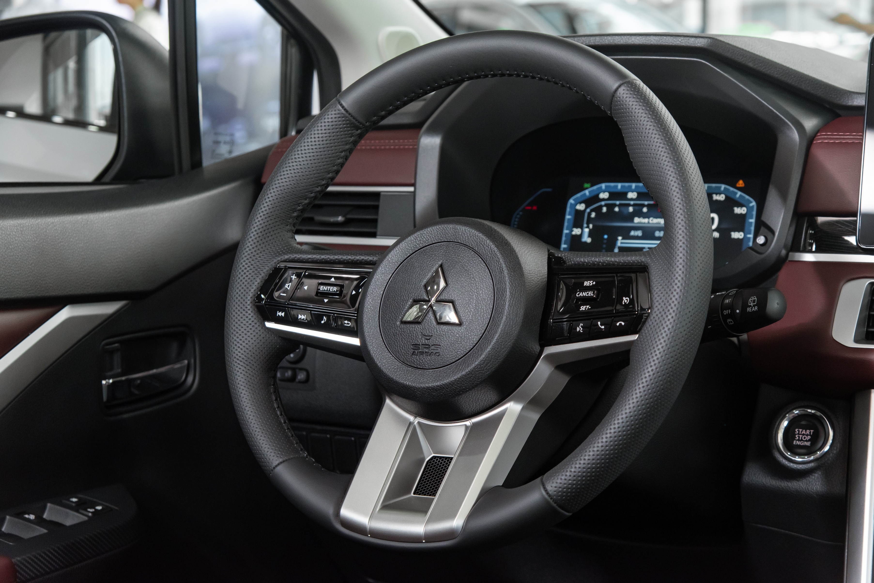 Xpander Cross 2025 (11).jpg